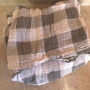 𝅺Itzy Ritzy Chelsea Deboer baby swaddle. Used great condition